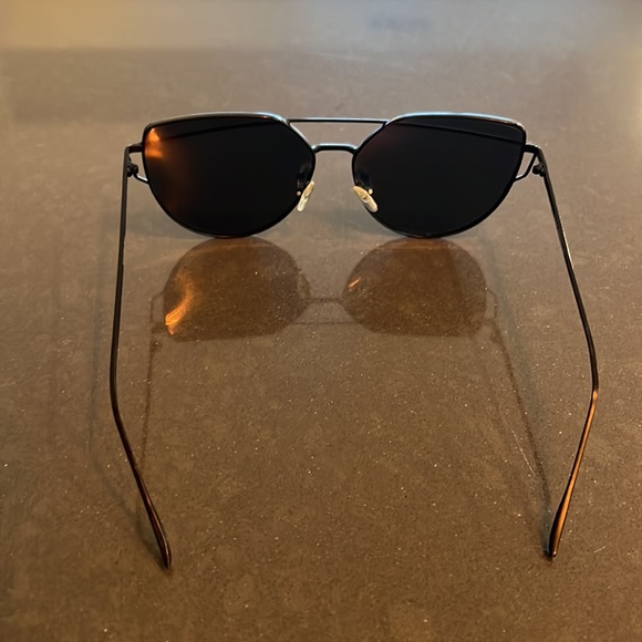 Fashion Oversized Sun Glasses Black Metal Frame Rose Tinted Lens - Picture 13 of 14